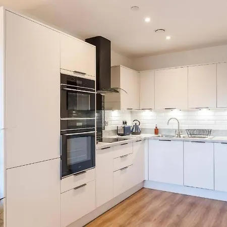 דירה Central, Chic & Vibrant 2bd - Free Parking בריסטול