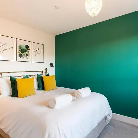 Central, Chic & Vibrant 2bd - Free Parking דירה בריסטול
